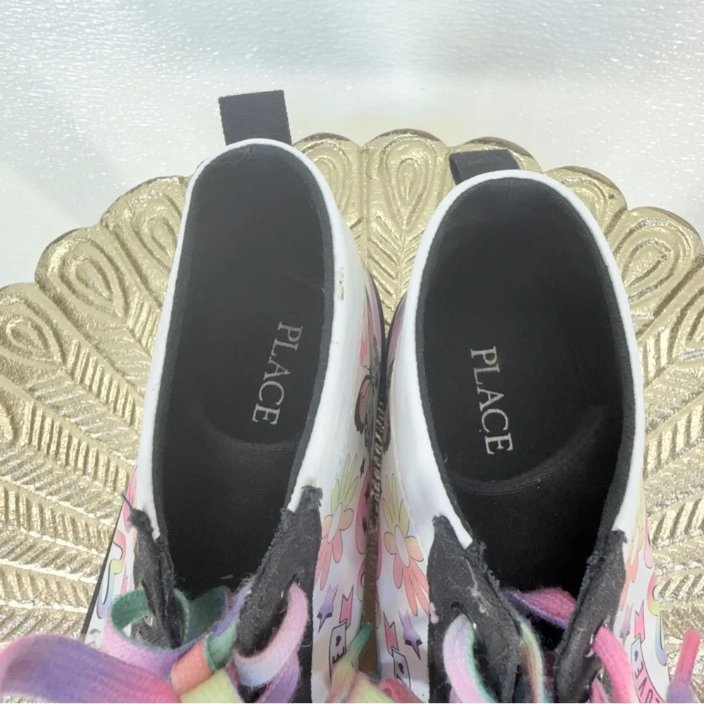 The Children’s Place‎ Girls High Top Sneakers Hearts Size 4